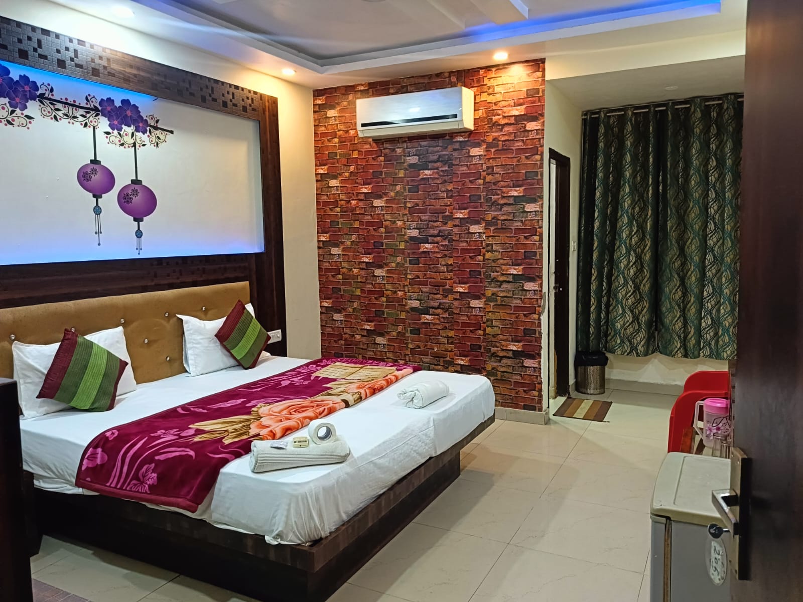 Delux Double Bed With Free Wifi